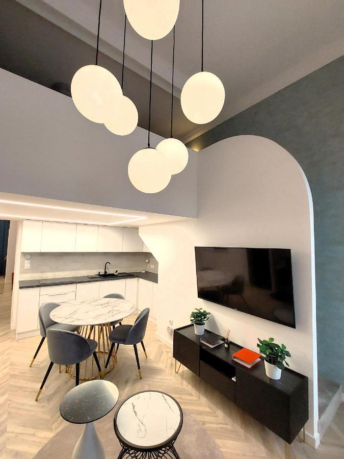Central Gallery Apartment Debrecen Ngoại thất bức ảnh